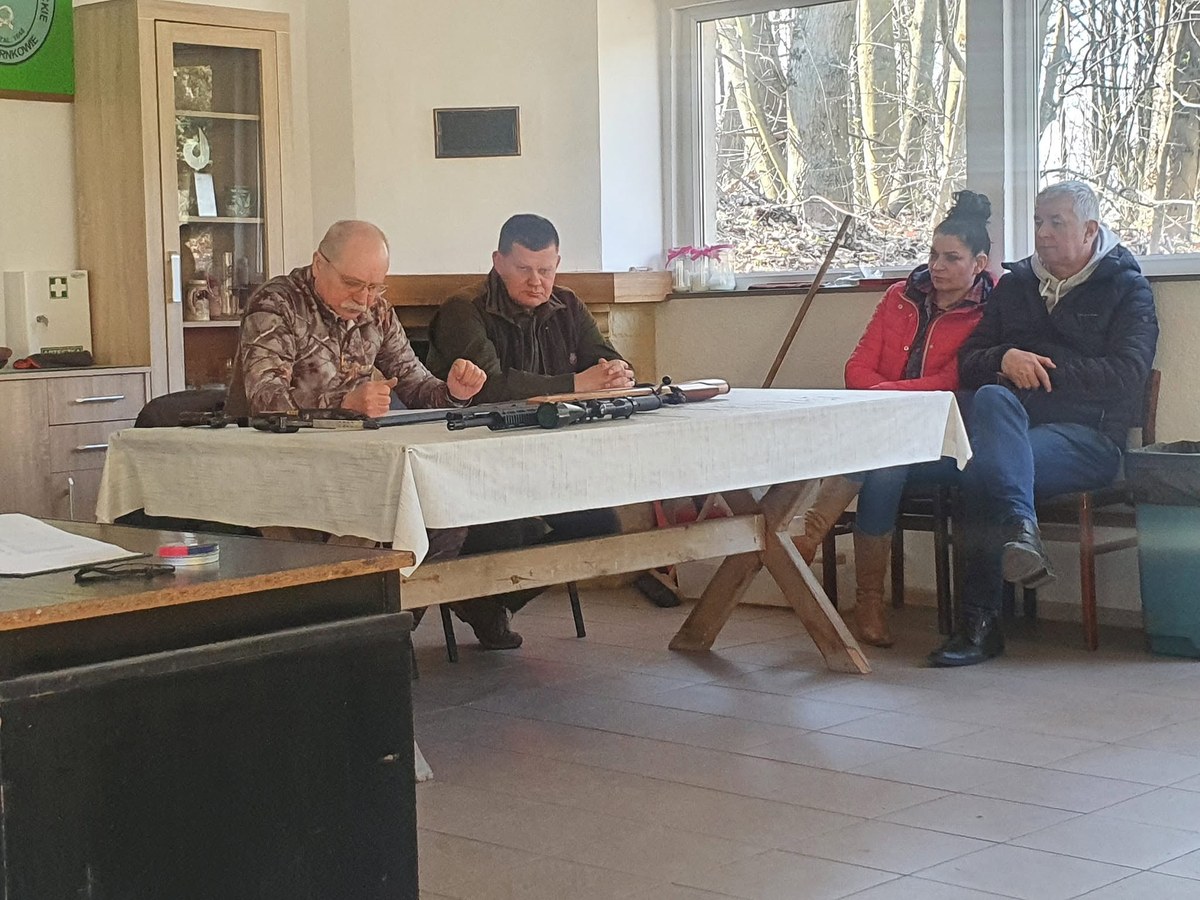 Szkolenie i trening strzelecki na strzelnicy