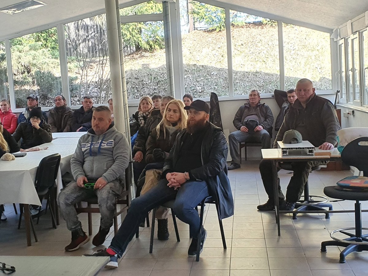 Szkolenie i trening strzelecki na strzelnicy